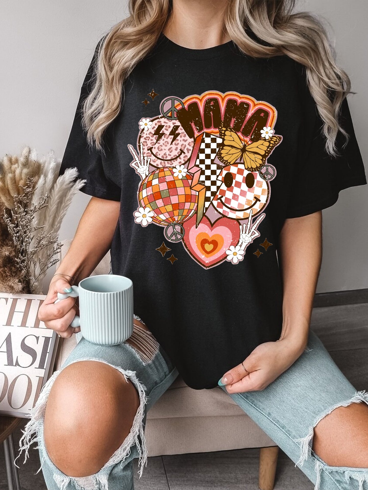 Smiley Face Mama Shirt, Mama Flower Shirt, Mother's Day Shirt, Mama Shirt, Shirt for Mom for Mother's Day. TGPR01